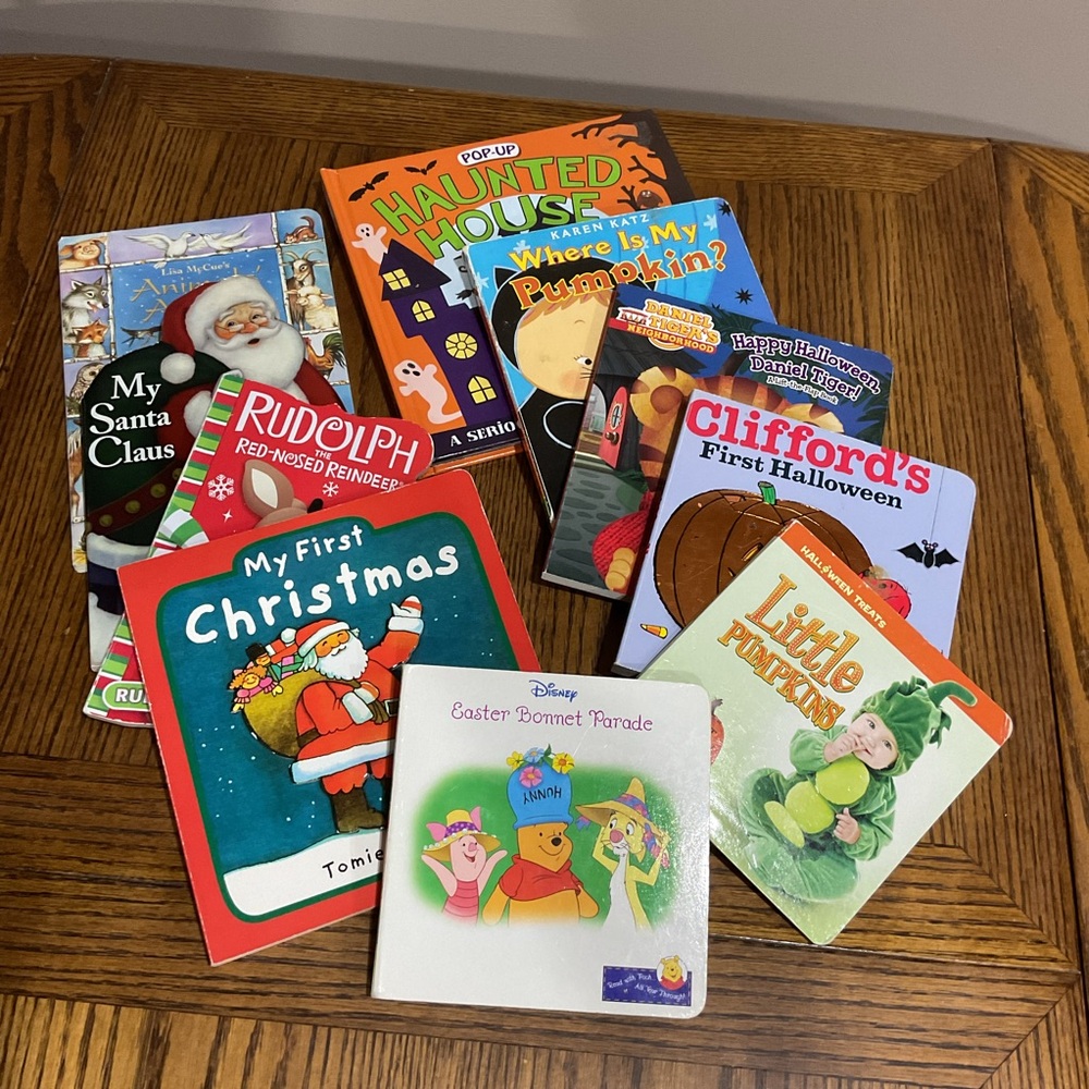 9 Holiday Children's board books Christmas 🎄 Santa 🎅 Halloween 👻 🎃 Easter 🐣